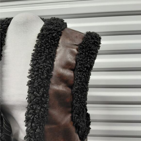 WeWoreWhat Womens Reversible Vegan Leather Sherpa Vest Jacket Size Medium NWT - Picture 7 of 16